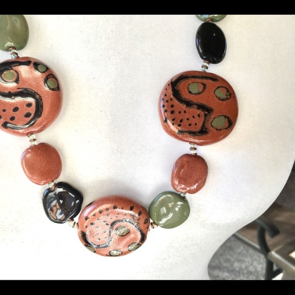 Hand painted in Kenya, necklace. - Picture 1 of 4
